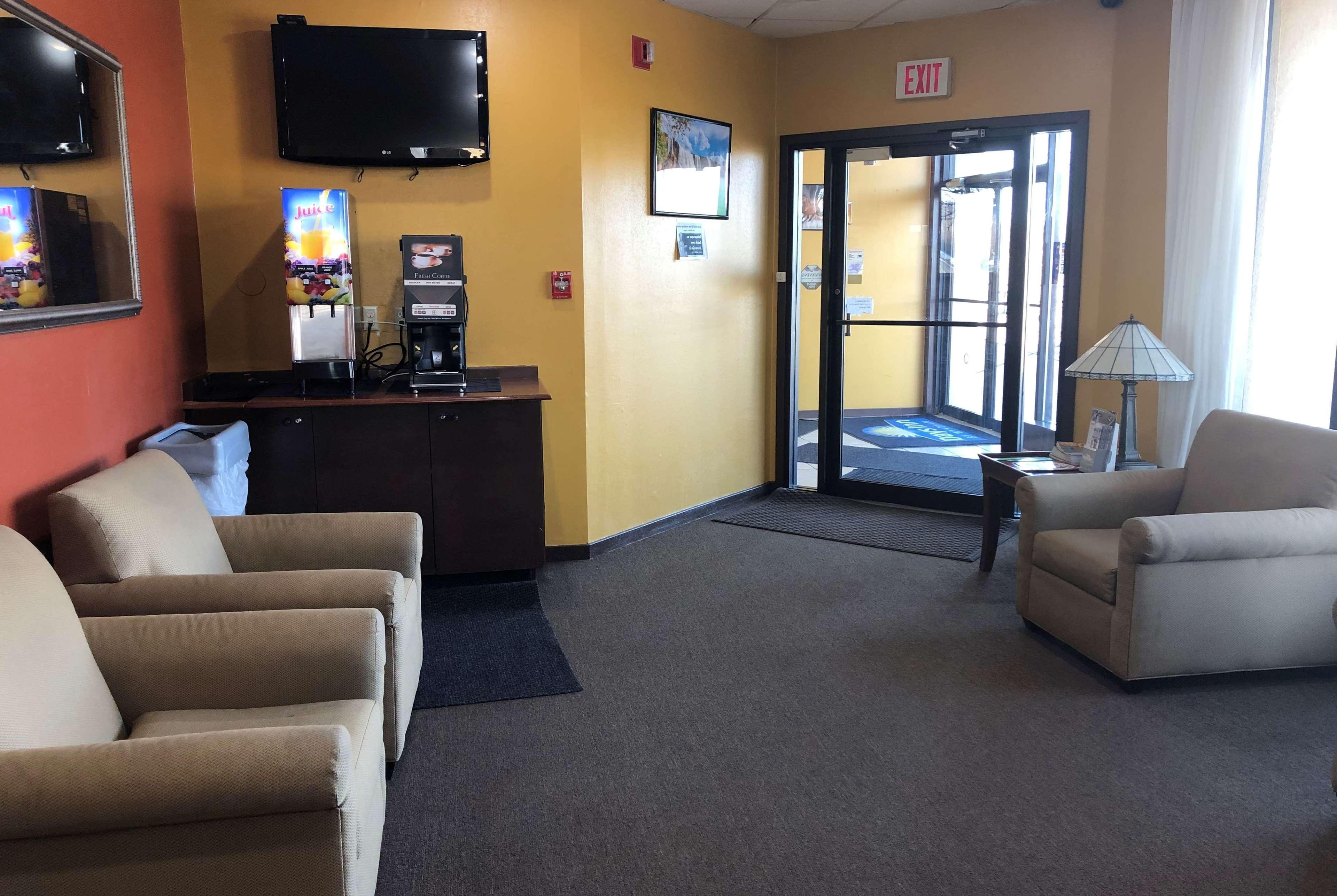 Days Inn By Wyndham Henrietta/Rochester Area Екстер'єр фото